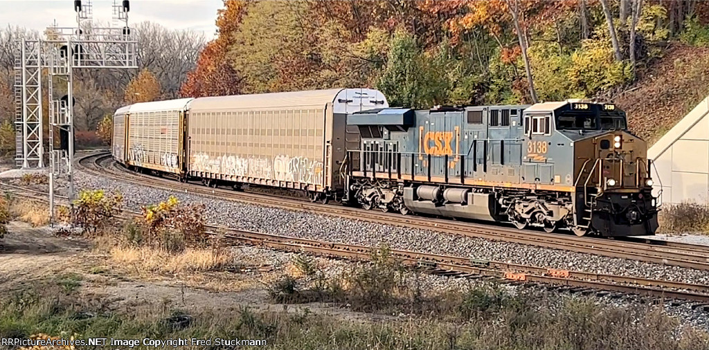 CSX 3138 leads I138.